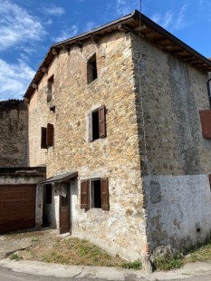 Porzione di casa in venditaQuattro Castella